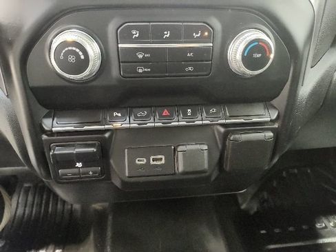 Used 2022 GMC Sierra 3500 Pro w/ Convenience Package image 22