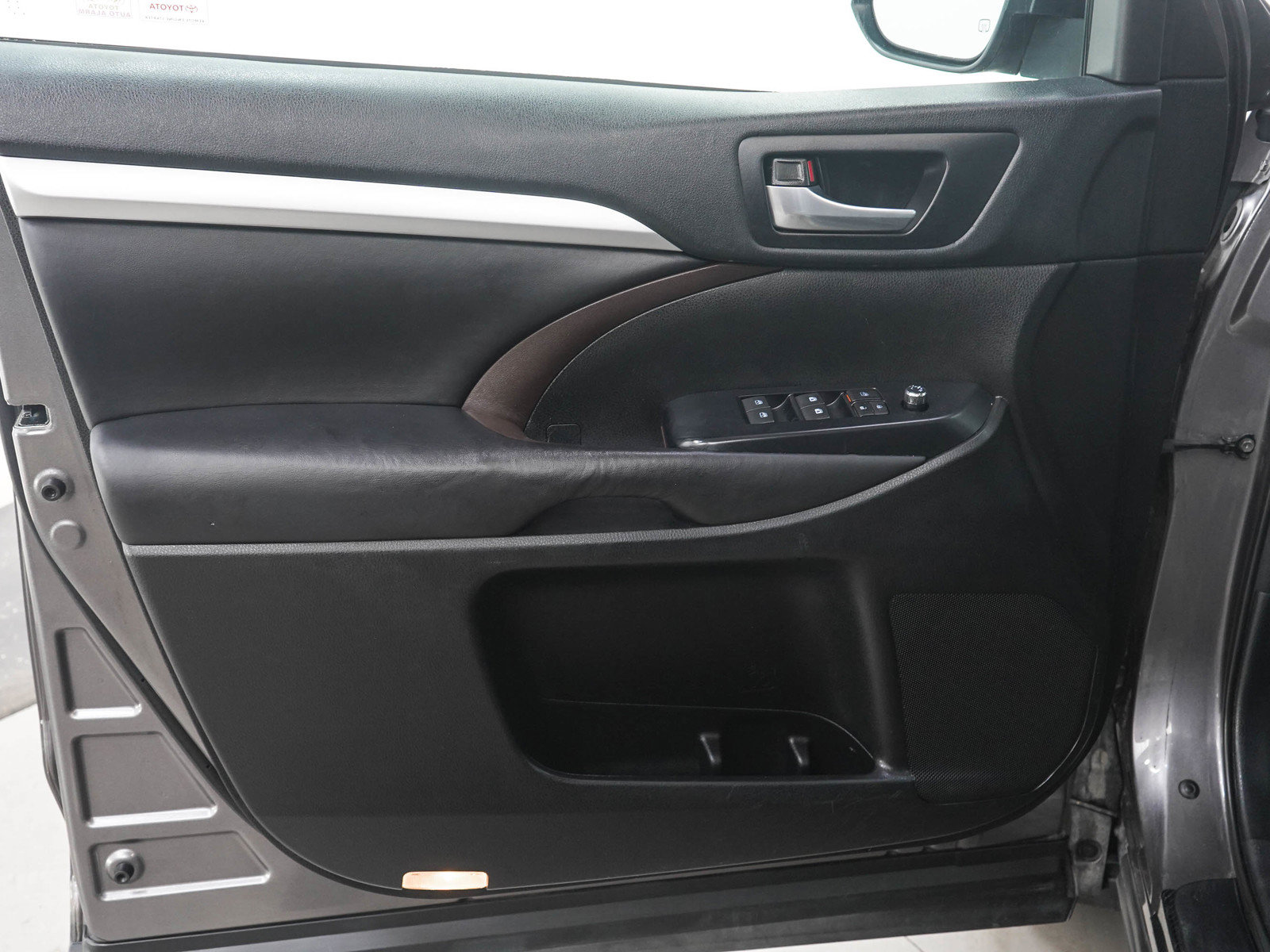 Used 2018 Toyota Highlander XLE AWD/4WD image 21