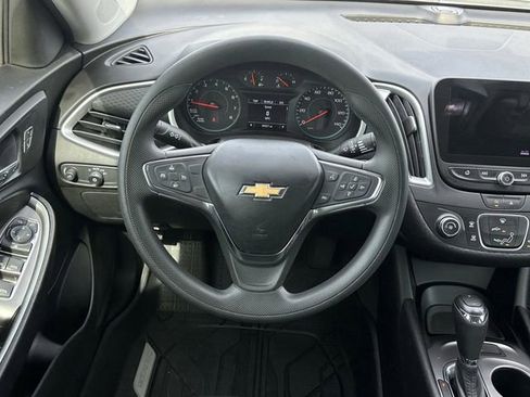 Used 2020 Chevrolet Malibu LS image 28