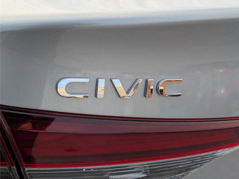 Used 2025 Honda Civic Sport Touring image 6