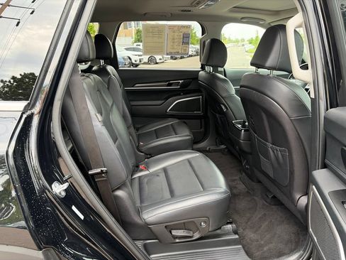 Used 2025 Kia Telluride S AWD/4WD image 17