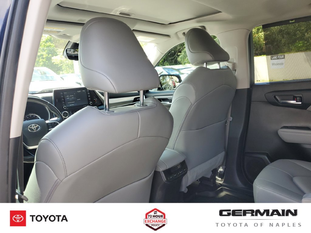 Used 2022 Toyota Highlander XLE AWD/4WD image 24
