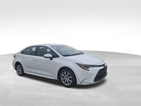 Used 2024 Toyota Corolla LE image 6