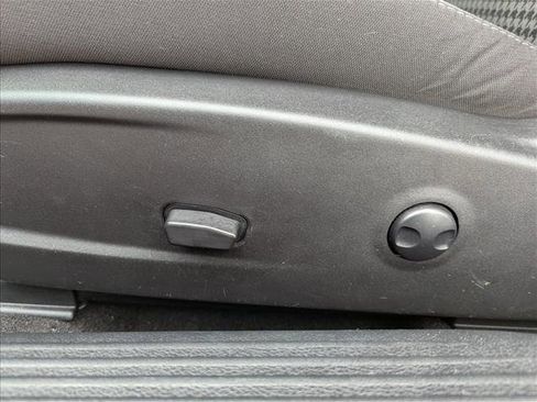 Used 2023 Dodge Challenger SXT w/ Blacktop Package image 8