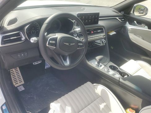 Used 2025 Genesis G70 2.5T w/ Sport Prestige Package image 9