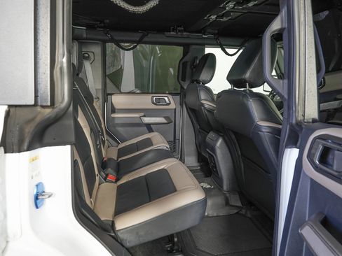 Used 2023 Ford Bronco Wildtrak image 10