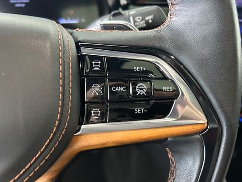 Used 2024 Jeep Grand Cherokee L Summit AWD/4WD image 16