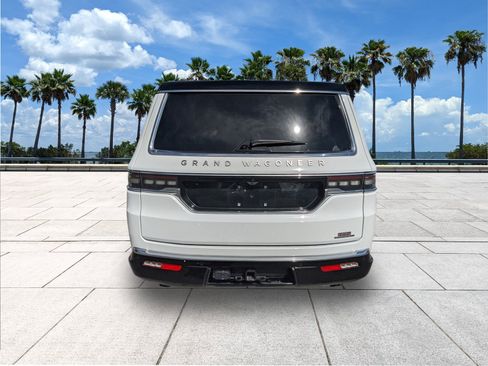 Used 2024 Jeep Grand Wagoneer L Series III image 7