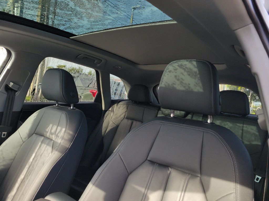 Certified 2025 Audi Q5 Premium w/ Convenience Package AWD/4WD image 16