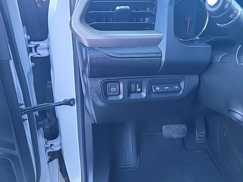 Used 2023 GMC Acadia Denali FWD image 22