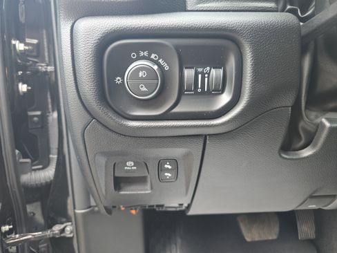Used 2025 RAM 1500 Laramie image 19