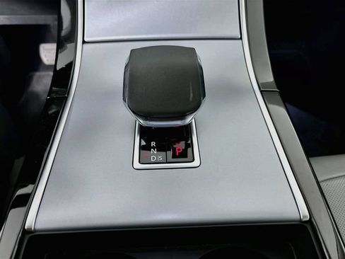Used 2024 Land Rover Range Rover Evoque S AWD/4WD image 19