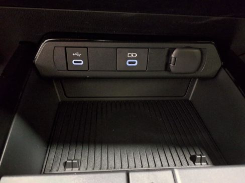 New 2026 Toyota Prius Plug-In Hybrid image 16