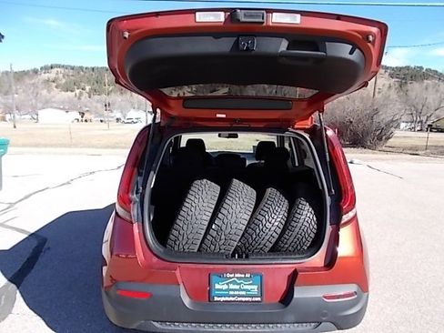 Used 2022 Kia Soul LX image 28