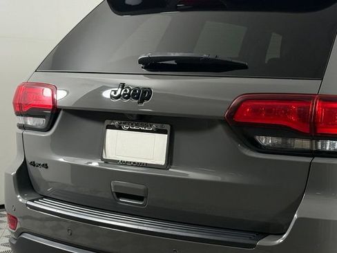 Used 2020 Jeep Grand Cherokee Altitude AWD/4WD image 15