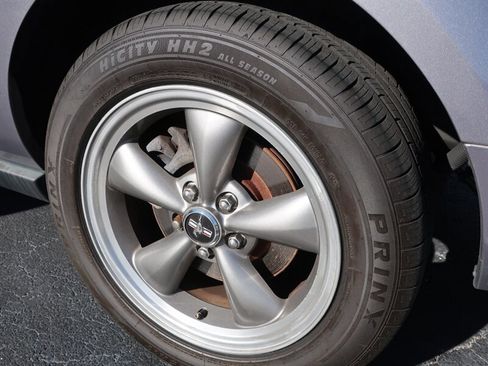 Used 2006 Ford Mustang Premium image 31