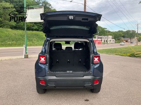 Used 2023 Jeep Renegade Latitude AWD/4WD image 19
