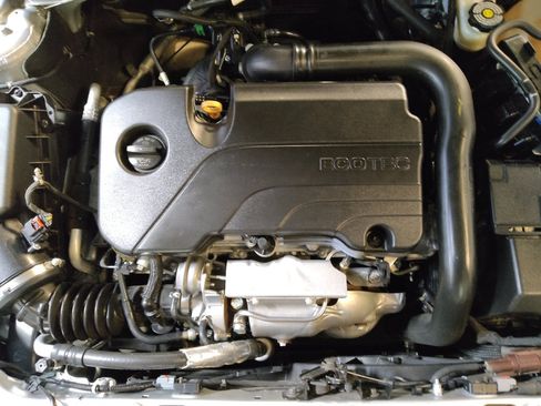 Used 2021 Chevrolet Malibu LS FWD image 30