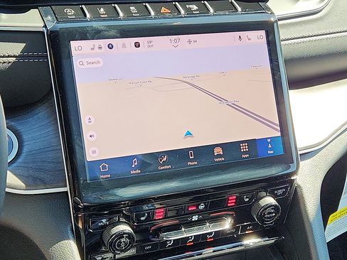 New 2025 Jeep Grand Cherokee Limited w/ Trailer Tow Package image 12