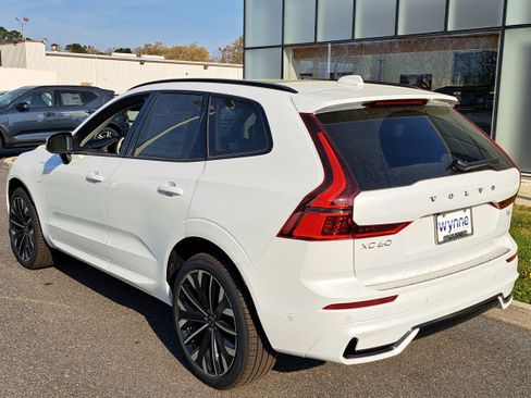 New 2026 Volvo XC60 T8 Ultra w/ Protection Package Premier image 4