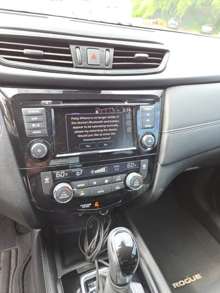 Used 2018 Nissan Rogue SL FWD image 9