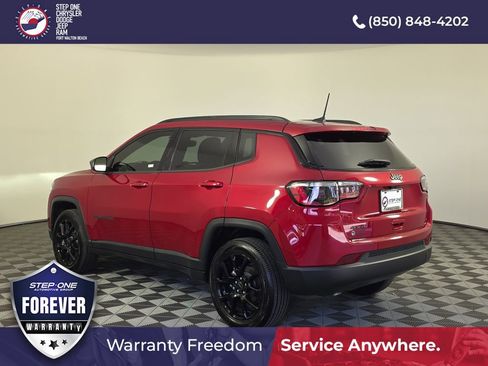 Used 2025 Jeep Compass Latitude w/ Altitude Special Edition AWD/4WD image 5