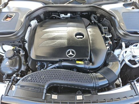 Used 2021 Mercedes-Benz GLC 300 GLC 300 image 32