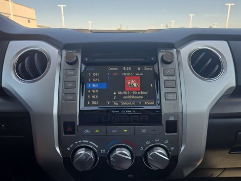 Used 2018 Toyota Tundra SR5 w/ SR5 Upgrade Package RWD image 22