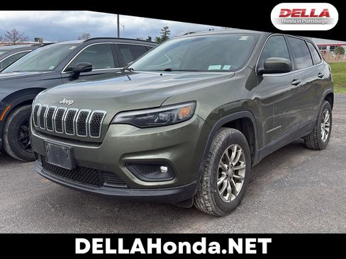 Used 2019 Jeep Cherokee Latitude Plus w/ Cold Weather Group AWD/4WD image 1