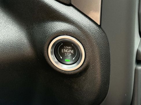 Used 2025 Chevrolet Silverado 1500 Custom image 12