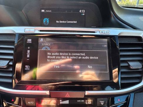 Used 2017 Honda Accord EX image 17