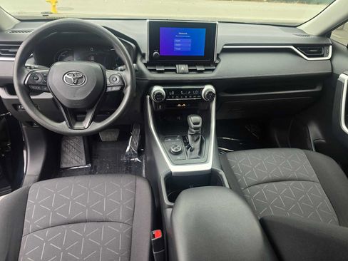 Used 2024 Toyota RAV4 XLE AWD/4WD image 19