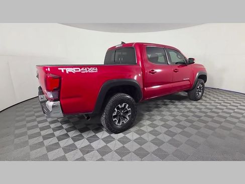 Used 2018 Toyota Tacoma TRD Off-Road AWD/4WD image 36