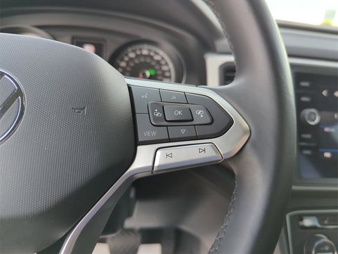 Used 2020 Volkswagen Atlas Cross Sport SE image 43