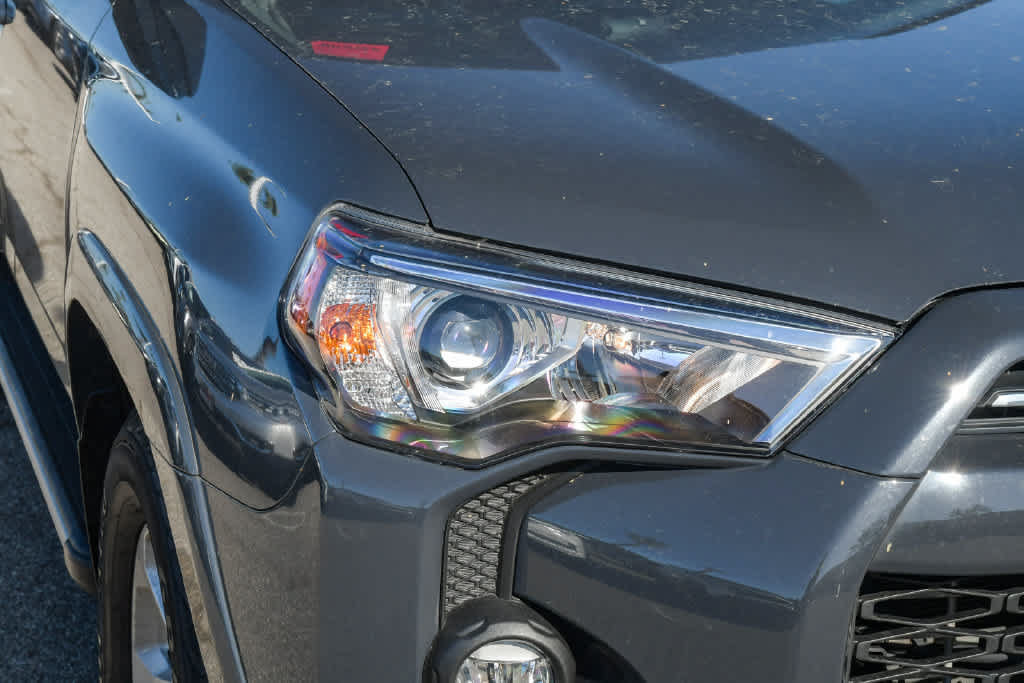 Used 2024 Toyota 4Runner SR5 Premium w/ Moonroof Package RWD image 4