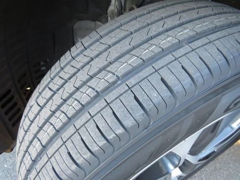 Certified 2023 Toyota Highlander XLE image 39