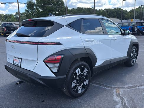 Used 2025 Hyundai Kona SEL FWD image 6