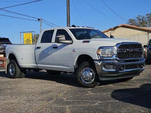 Used 2024 RAM 3500 Tradesman w/ Chrome Appearance Group image 2