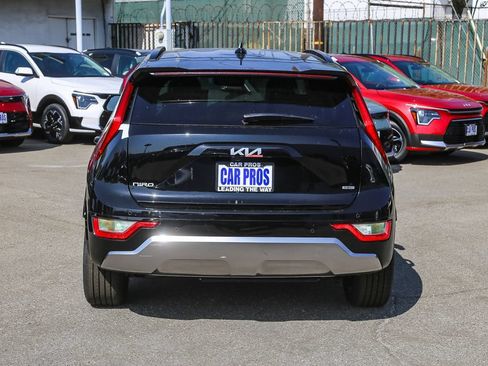 Certified 2025 Kia Niro EX Touring FWD image 8