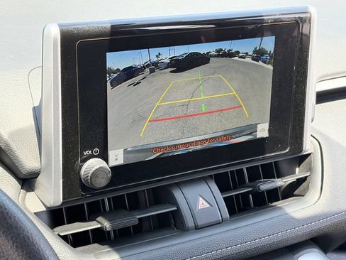 Used 2025 Toyota RAV4 XLE FWD image 29