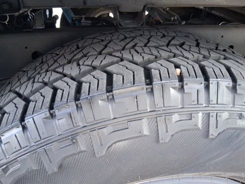 Certified 2025 Nissan Frontier PRO-4X image 18