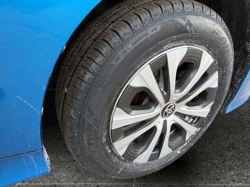 Used 2019 Toyota Prius XLE image 10