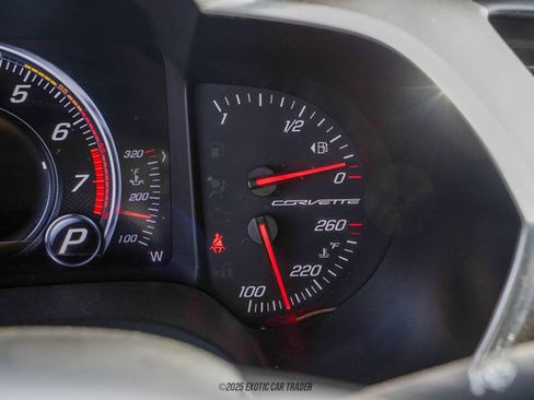 Used 2018 Chevrolet Corvette Stingray Coupe w/ 1LT image 30