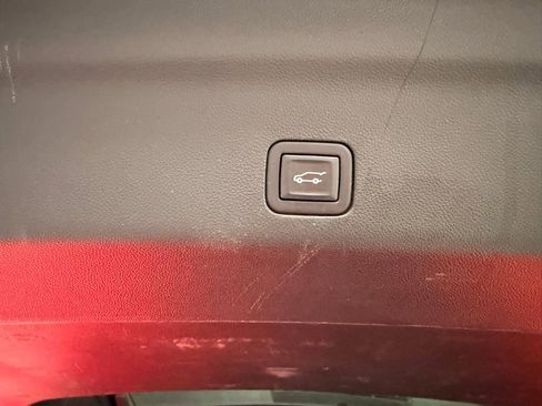 Used 2023 Cadillac Escalade Premium Luxury image 12