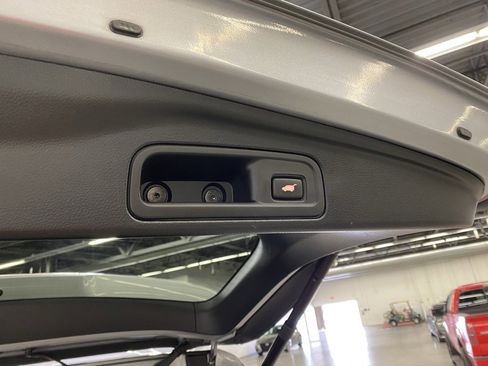 Used 2022 Honda Pilot TrailSport image 9