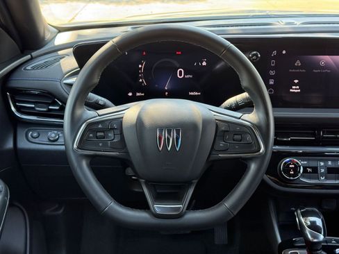 Used 2025 Buick Envista Sport Touring image 28