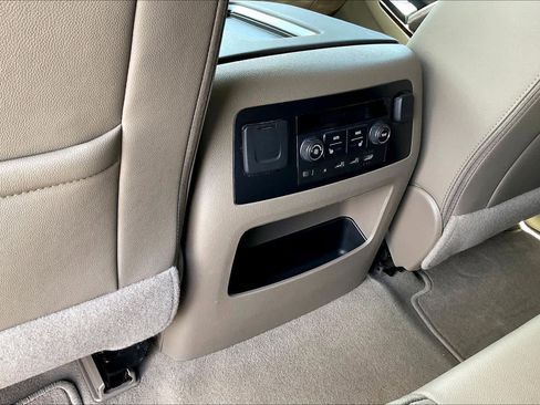Used 2020 Chevrolet Tahoe LT AWD/4WD image 34