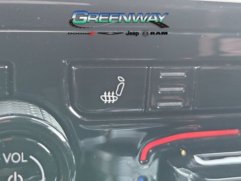 Used 2025 Jeep Grand Cherokee Limited RWD image 24