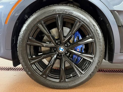 Used 2022 BMW X7 xDrive40i w/ M Sport Package AWD/4WD image 5