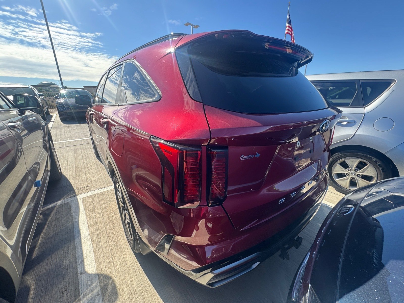 Used 2021 Kia Sorento S w/ Panoramic Sunroof Package FWD image 3